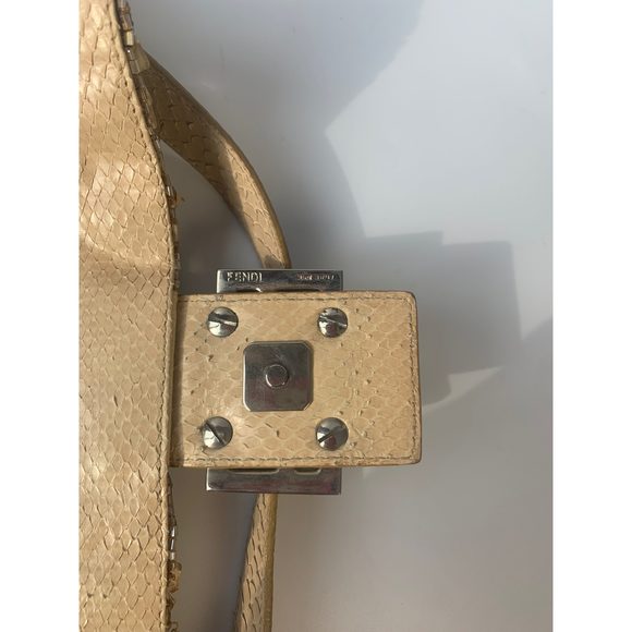 Fendi Baguette in Gold sequins and python leather - Picture 13 of 15